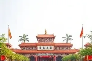 《远山有灯》取景地山谷封面图